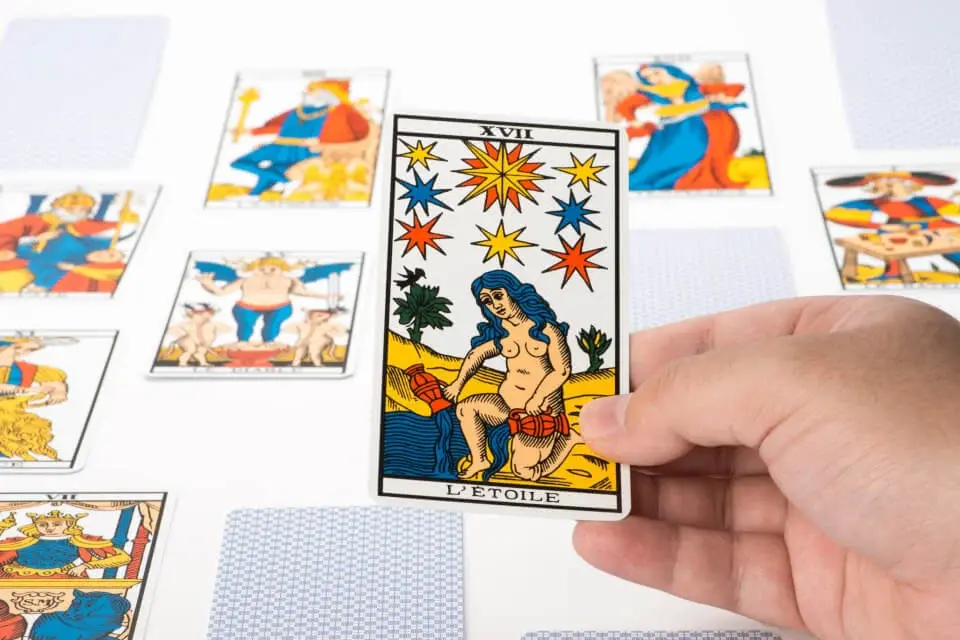The Star Tarot Card: Symbolism, Meaning, and Modern Use